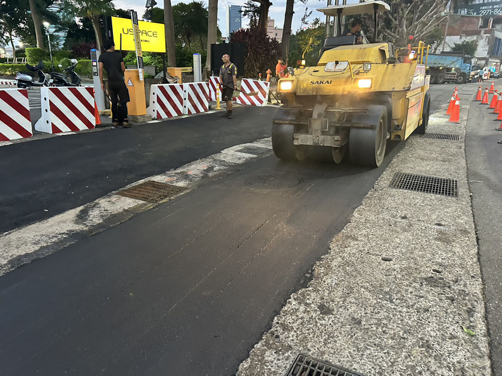 三重工業區車道出入口瀝青刨鋪/熱拌標線