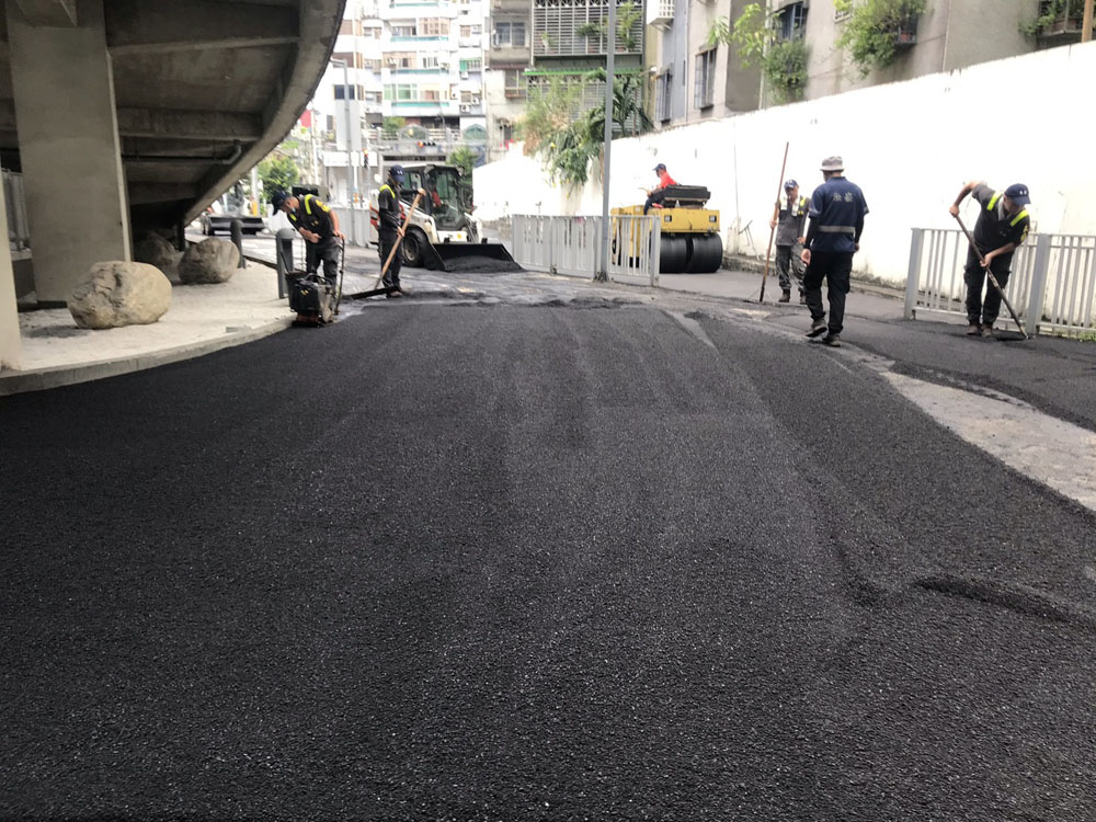 板橋愛買柏油鋪設工程